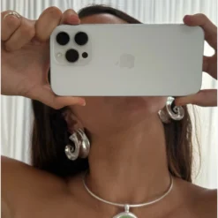 Alba Green Necklace -Fashion Clothing Store Frame 11