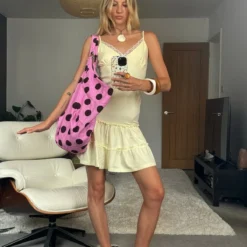 Mati Bag Pink 18 Mati Bag Pink -Fashion Clothing Store Frame 13 713739b2 9acd 4735 99bb 41571d826320 1