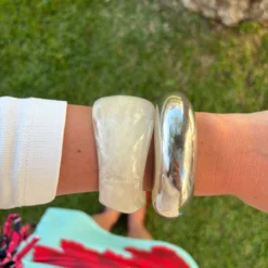 Ribbon White Bracelet -Fashion Clothing Store Frame 1 2f054e93 180e 4978 9483 9e36cb3918b4