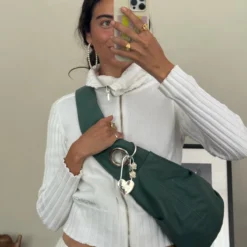 Simple Key Charm -Fashion Clothing Store Frame 1 97ead484 bc4d 4d34 ba7c bd35fd2c679e