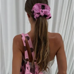Mati Scrunchie Pink -Fashion Clothing Store Frame 29