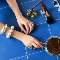 Carey's Washed Silver Bracelet -Fashion Clothing Store IMG 0123 cc23b59d 5a7c 49cd ae73 a5cc6e1fac66